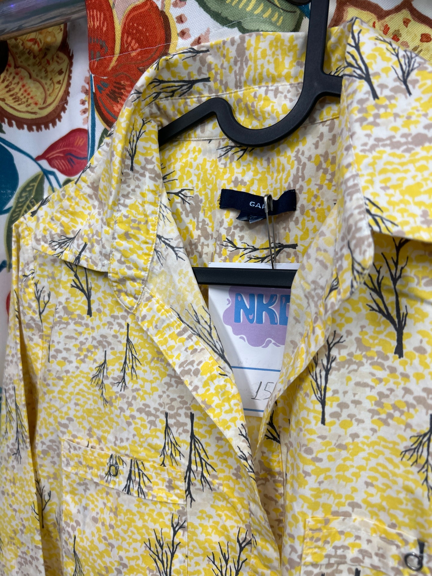 Y2k gap yellow patterned shirt