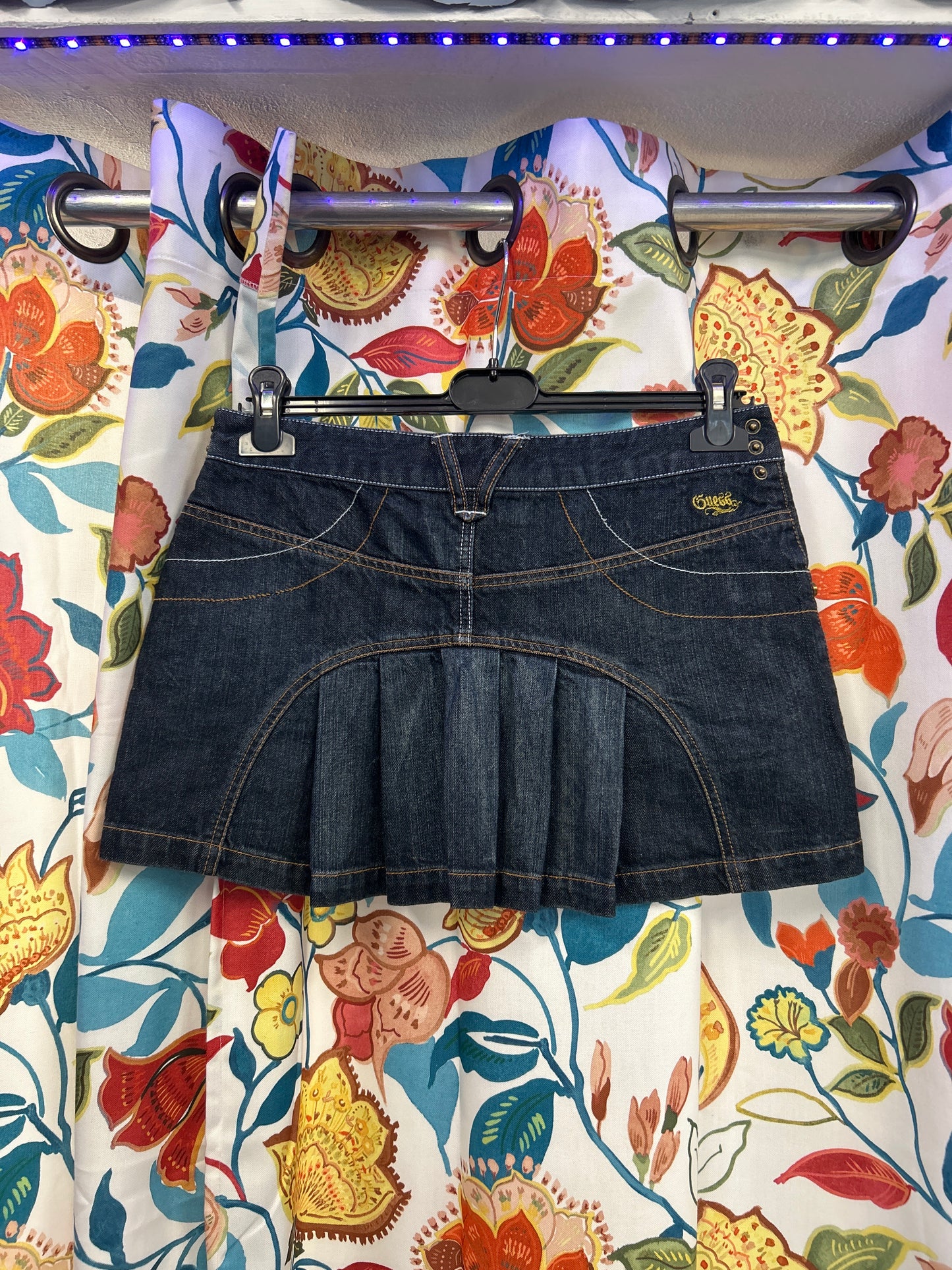 Y2k guess dark denim short skirt