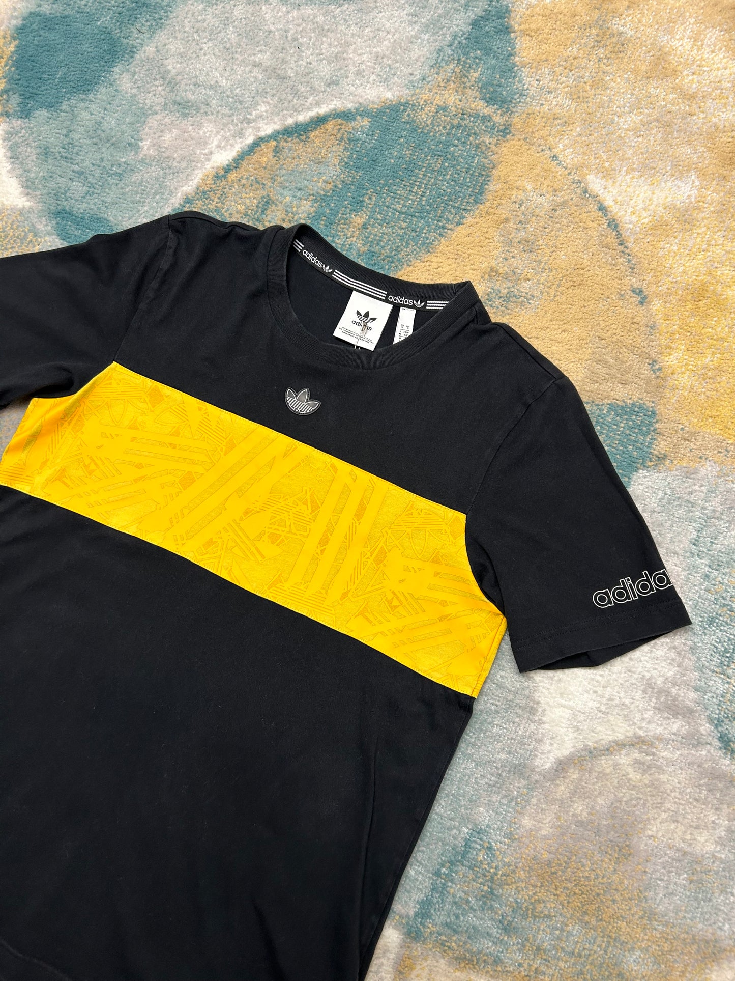 Adidas Black and yellow t-shirt