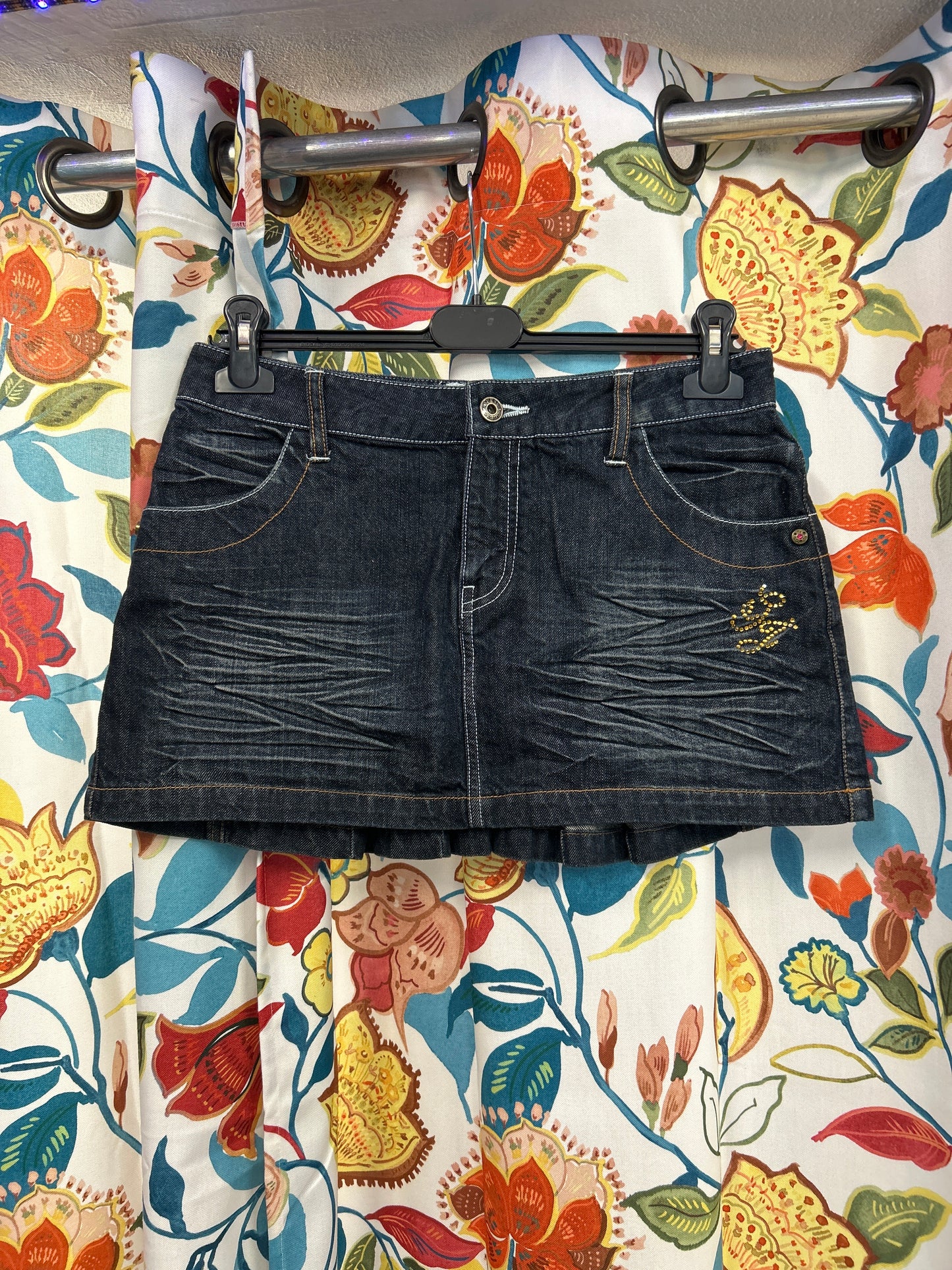 Y2k guess dark denim short skirt