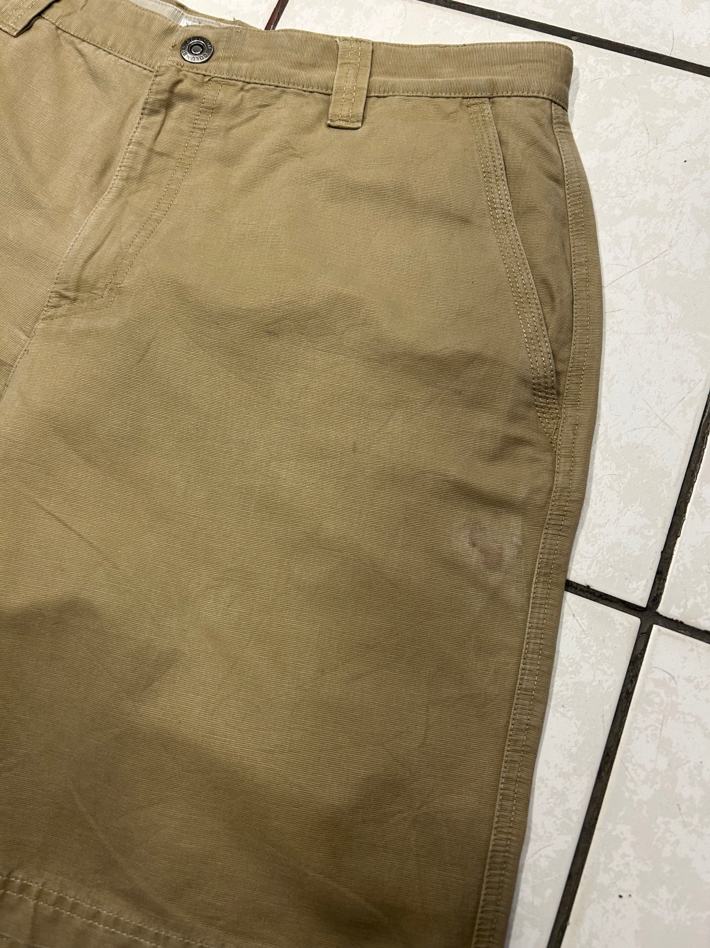Columbia Beige Cargo Shorts