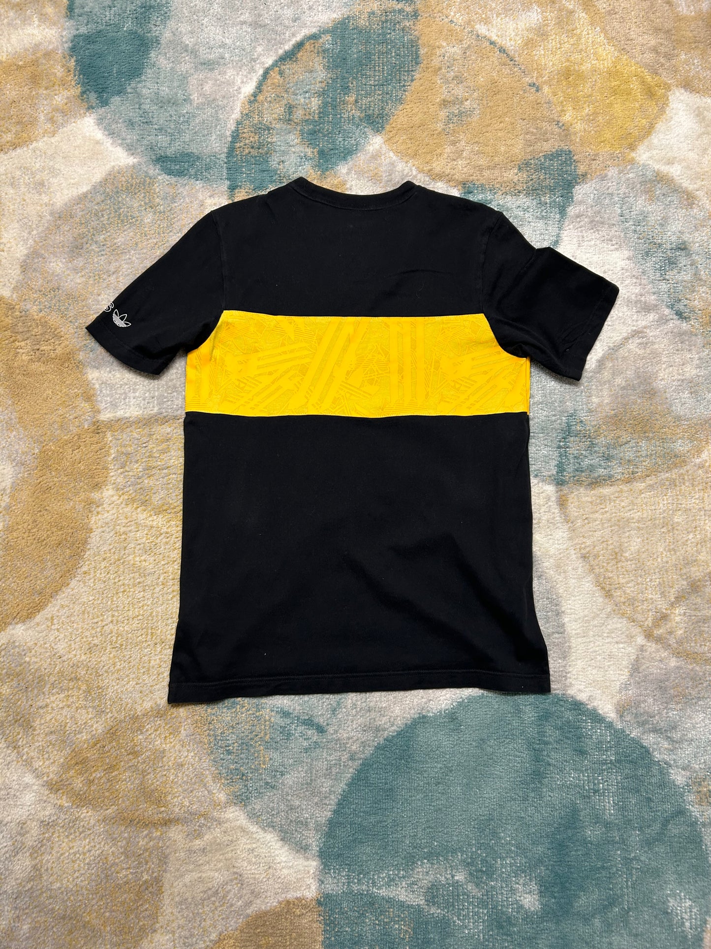 Adidas Black and yellow t-shirt