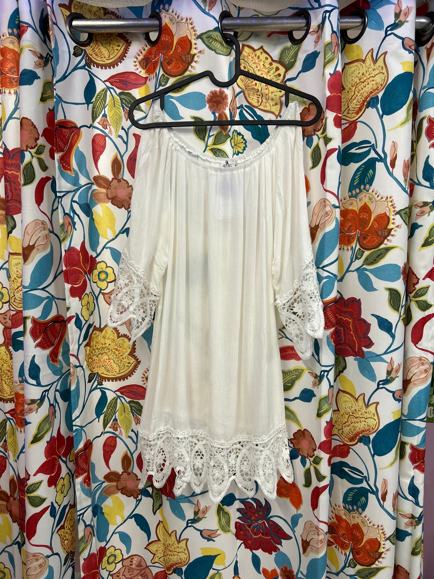 White stretchy dress/top with lace