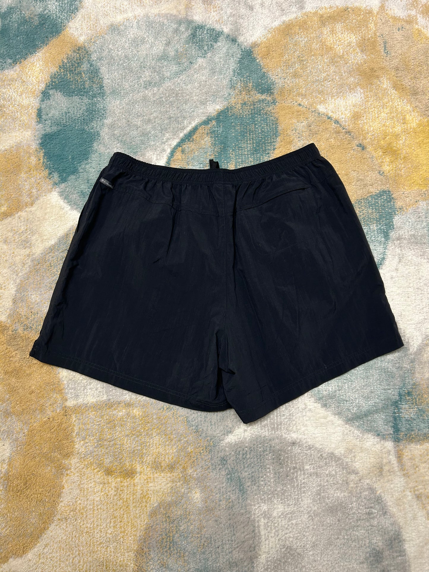 Columbia black elastic shorts
