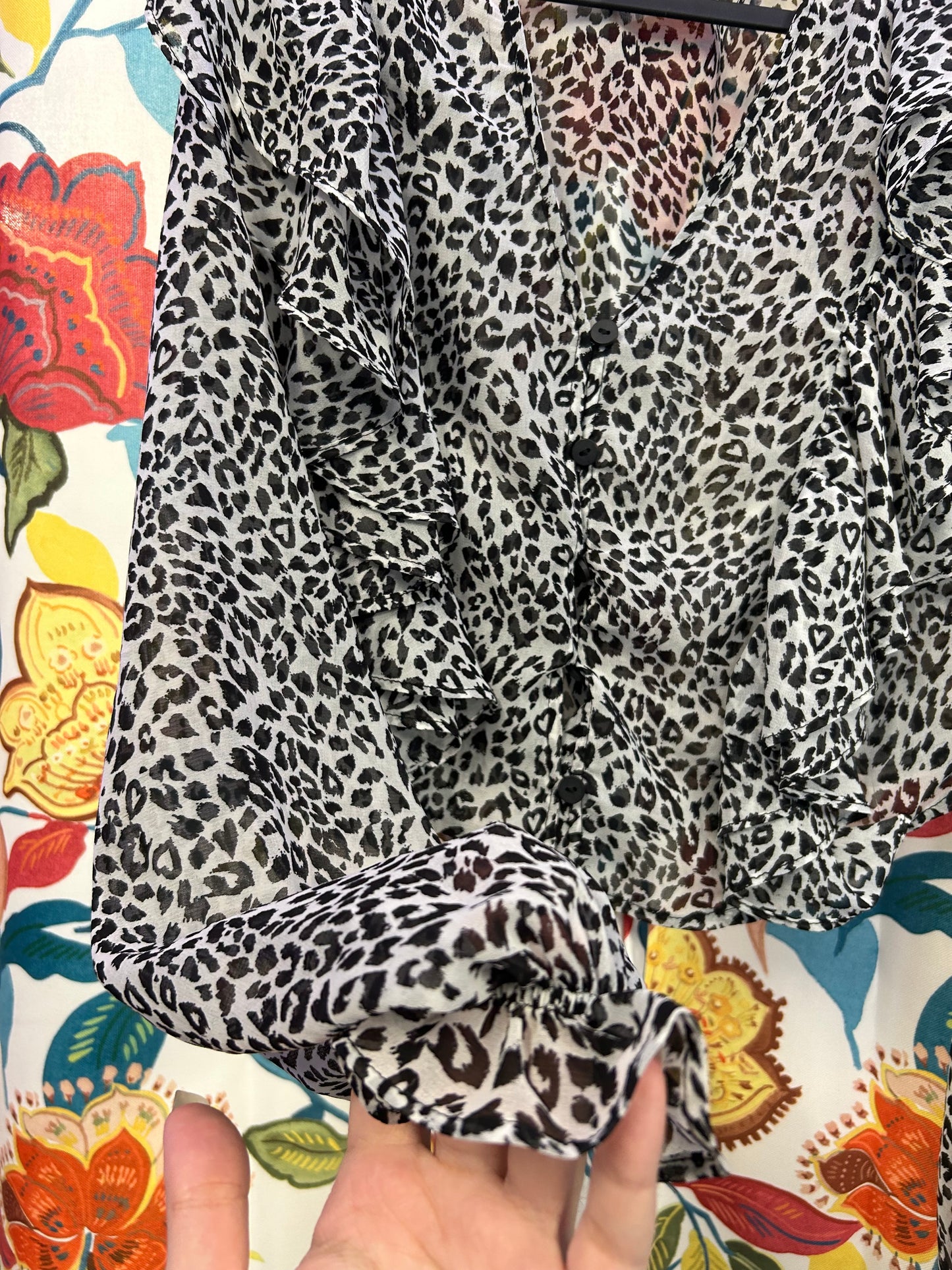 Y2k black and white leopar shirt