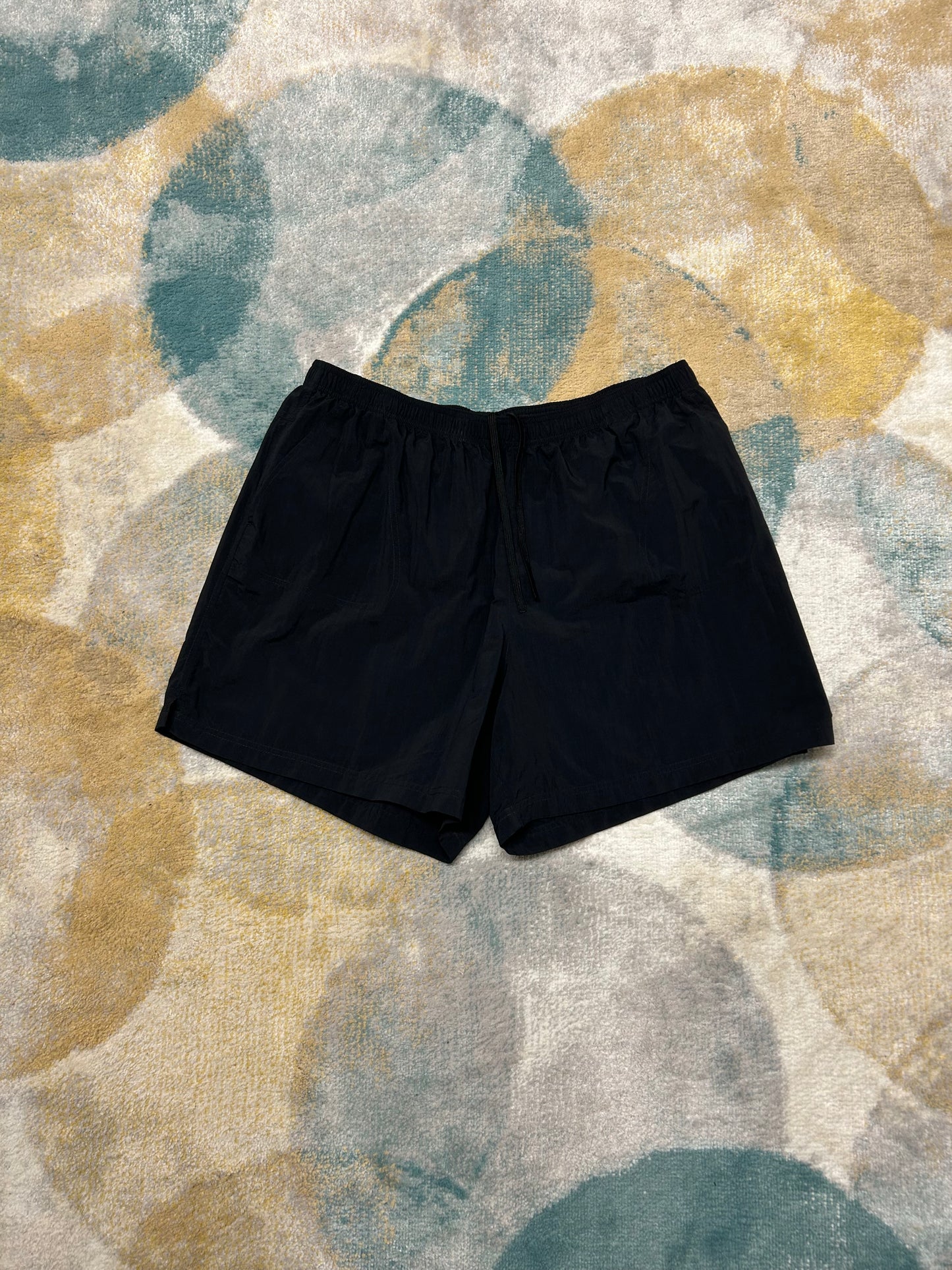 Columbia black elastic shorts