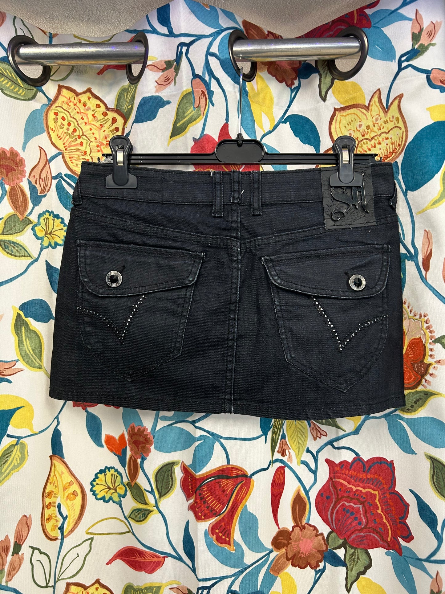 Y2k black skirt