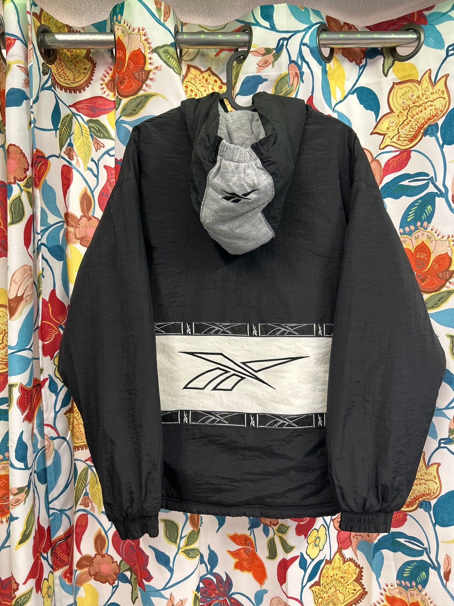 Reebok retro black and white heavy jacket windbreaker