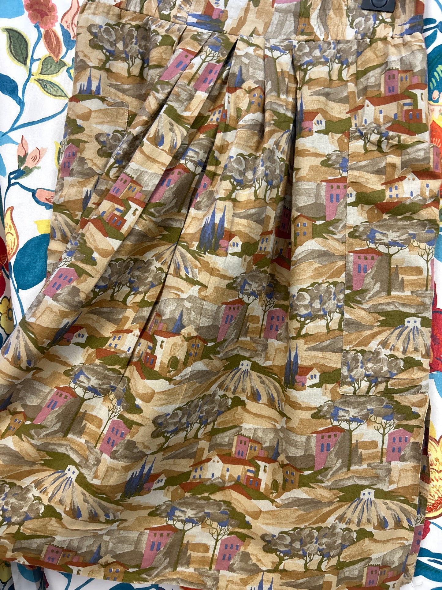 Retro Austrian town patterned skirt