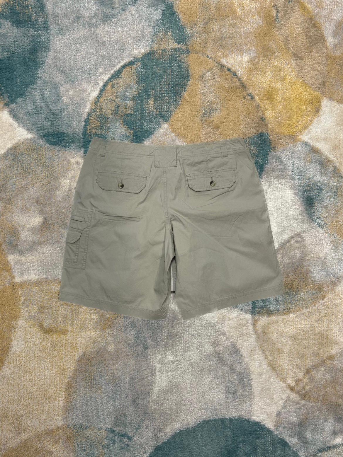 Columbia Off White Cargo Shorts