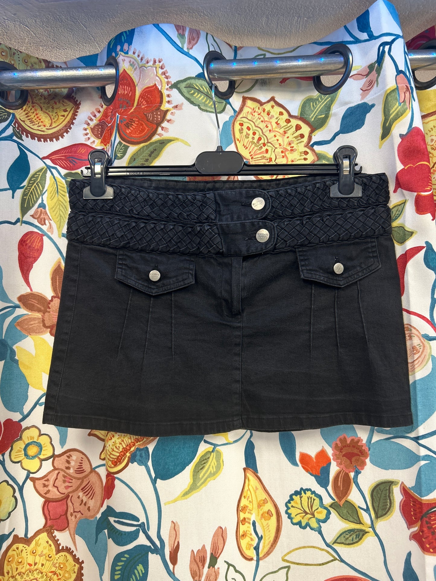 Y2K extyn black skirt