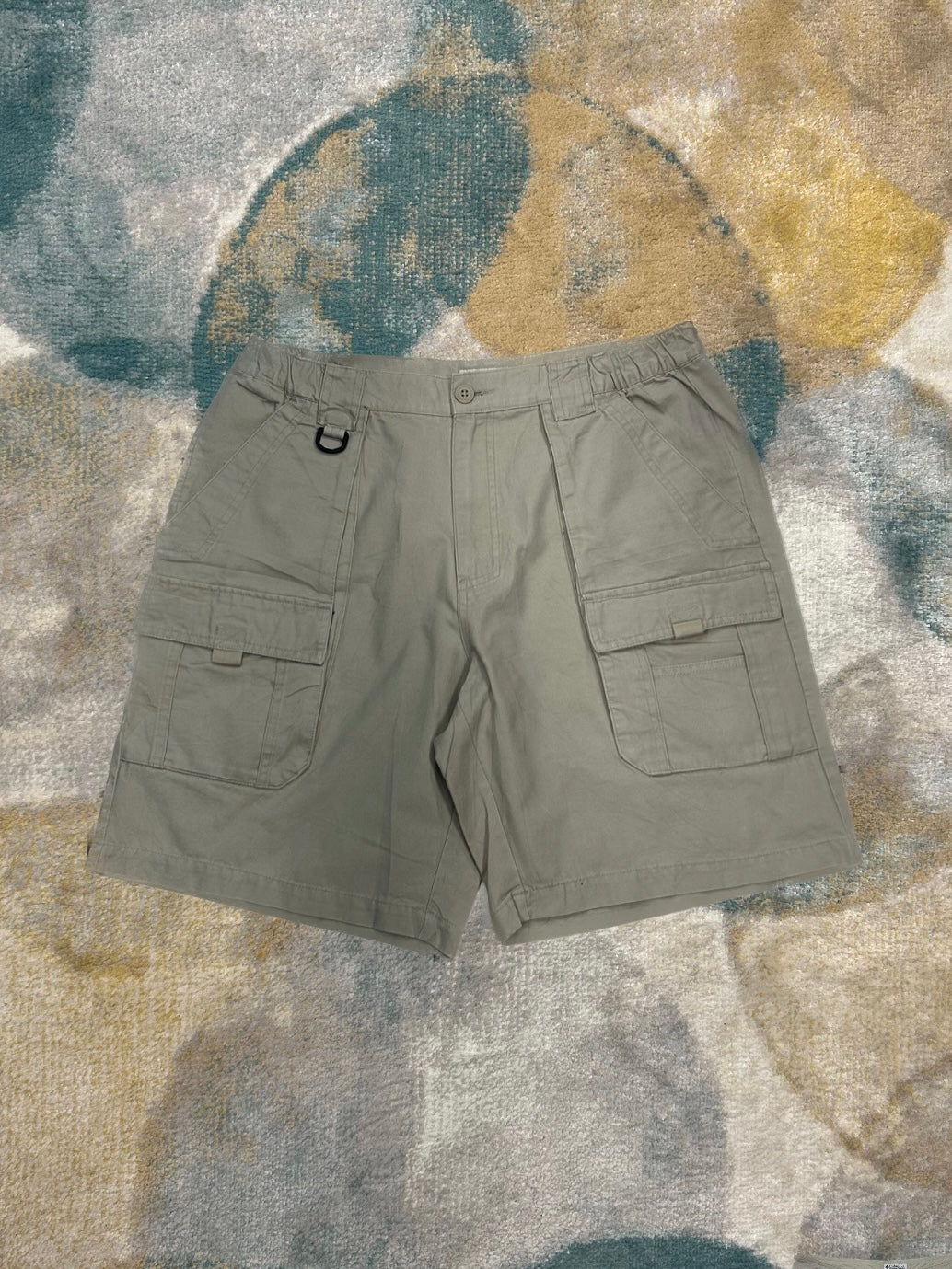 Columbia Off White Cargo Bermuda