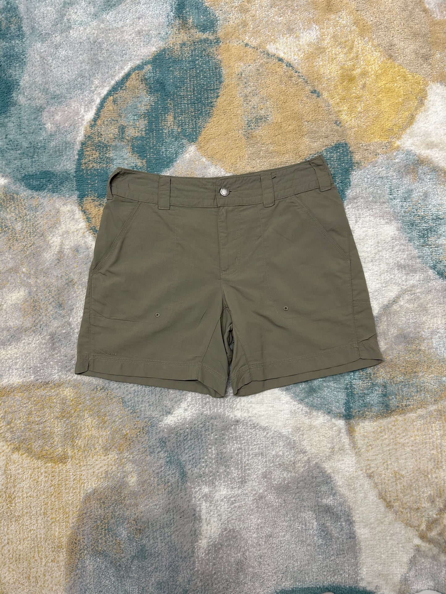 Columbia Titanium Olive Green Lightweight shorts