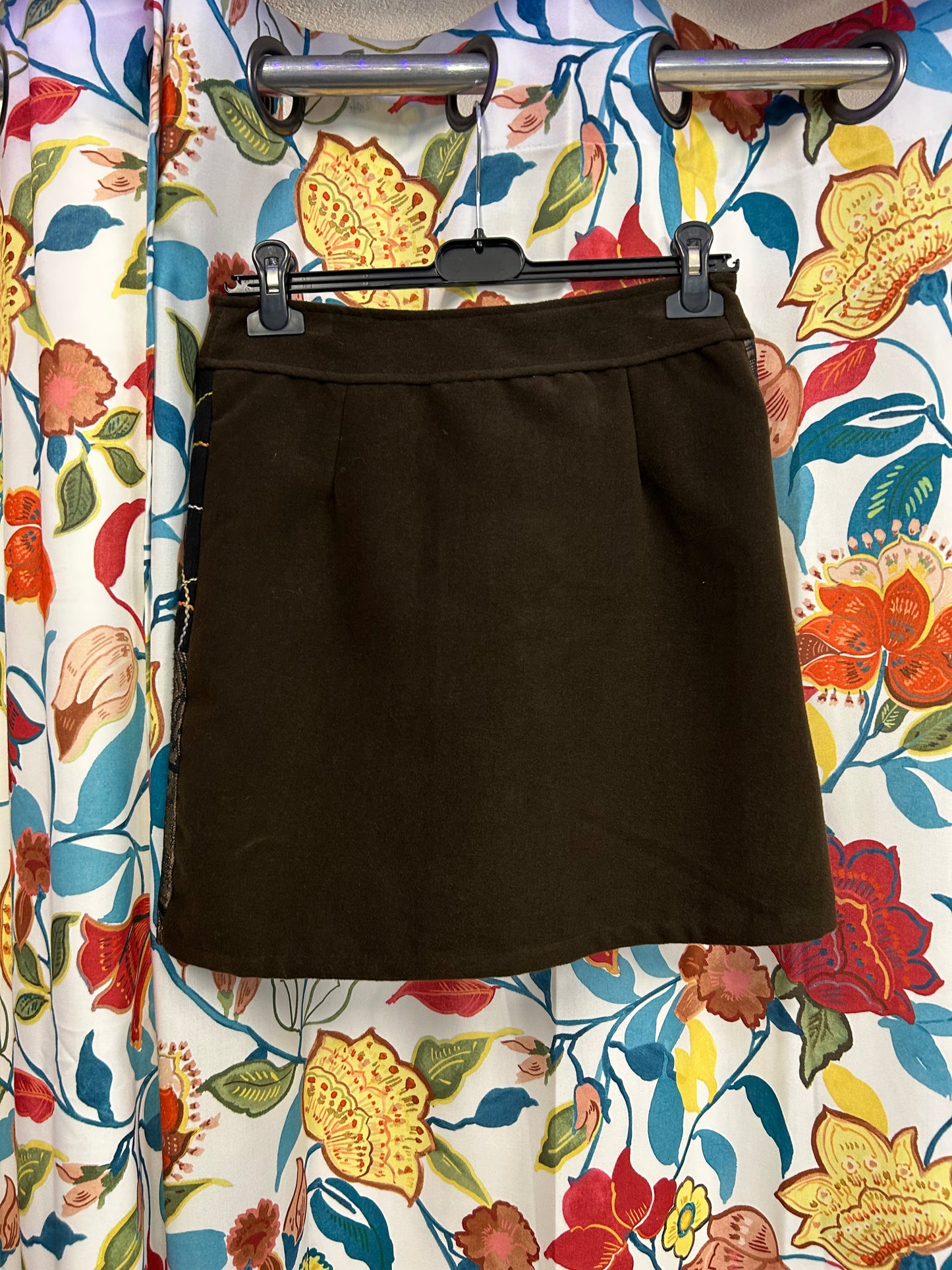 Y2k dark brown patterned skirt
