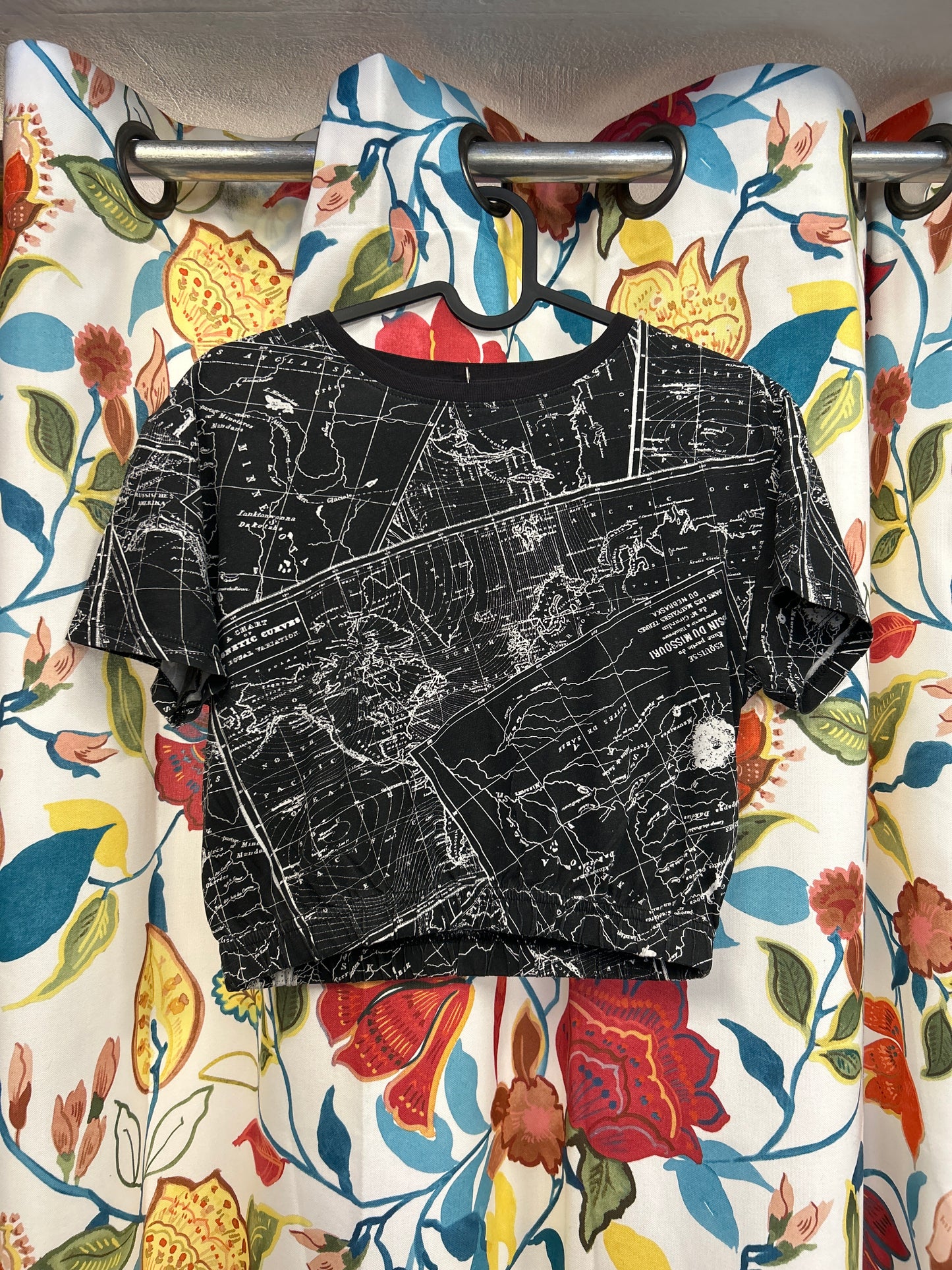 Graphic map black and white tee
