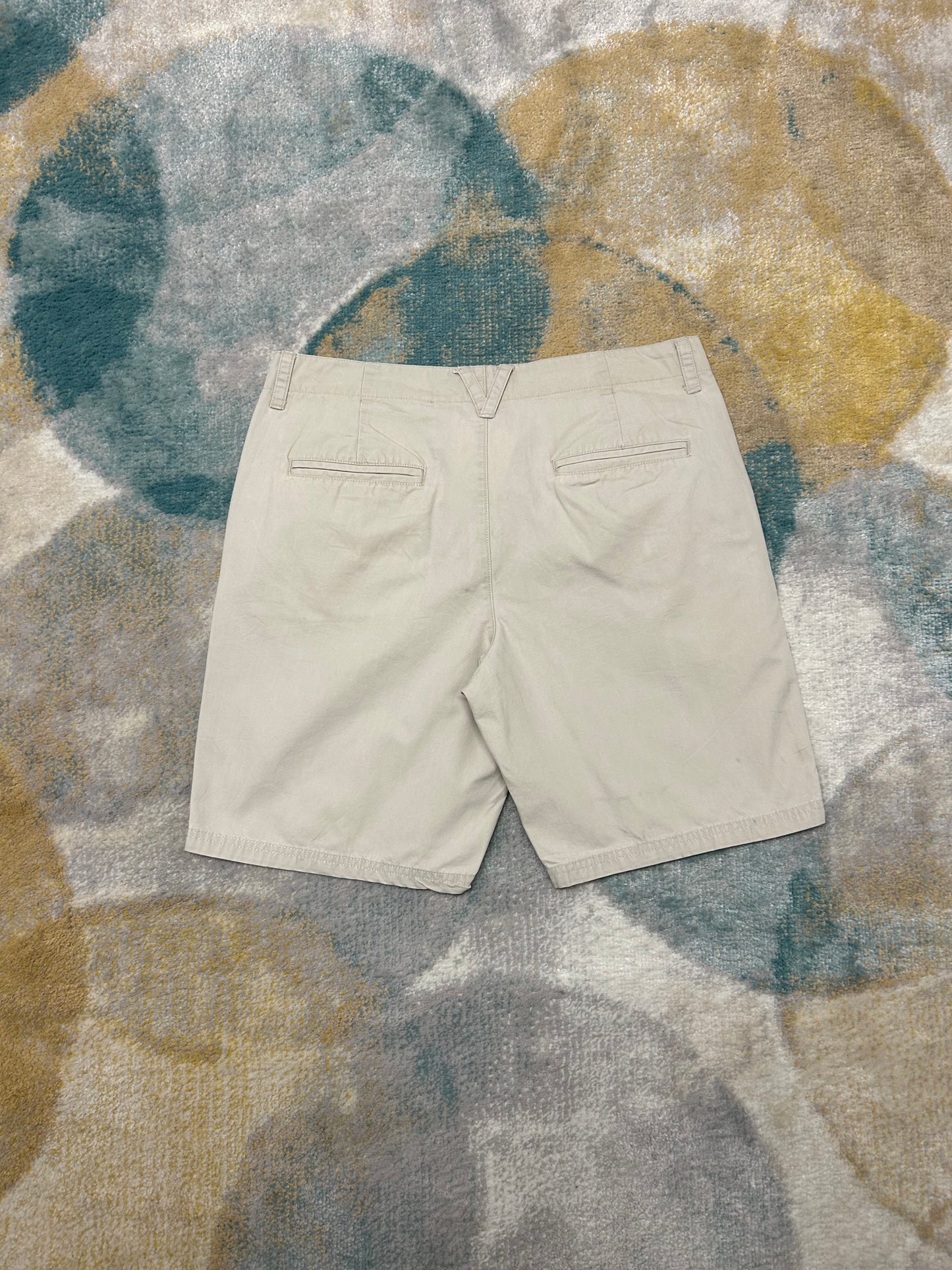 Columbia off white bermuda