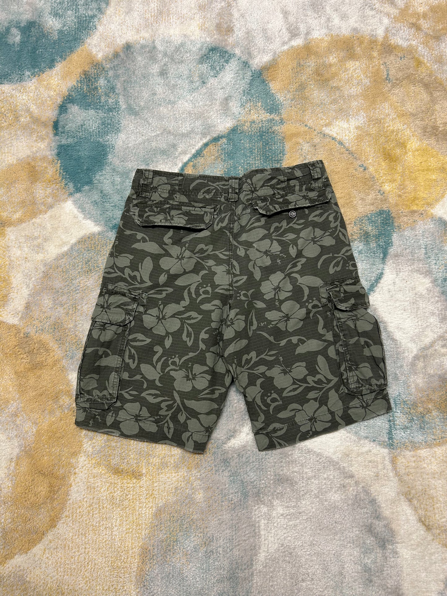 Camo green floral vintage cargo shorts
