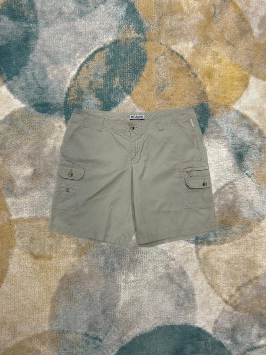 Columbia Off White Cargo Shorts