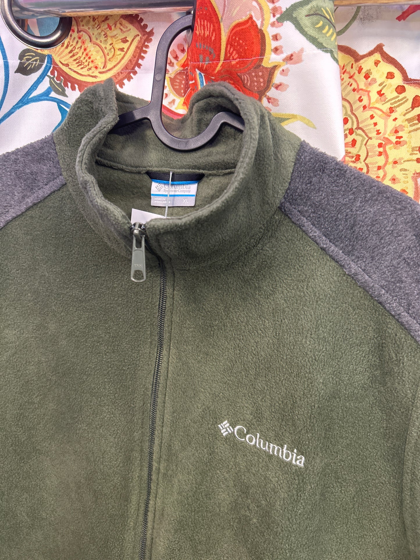 Columbia forest green and grey fleece vest