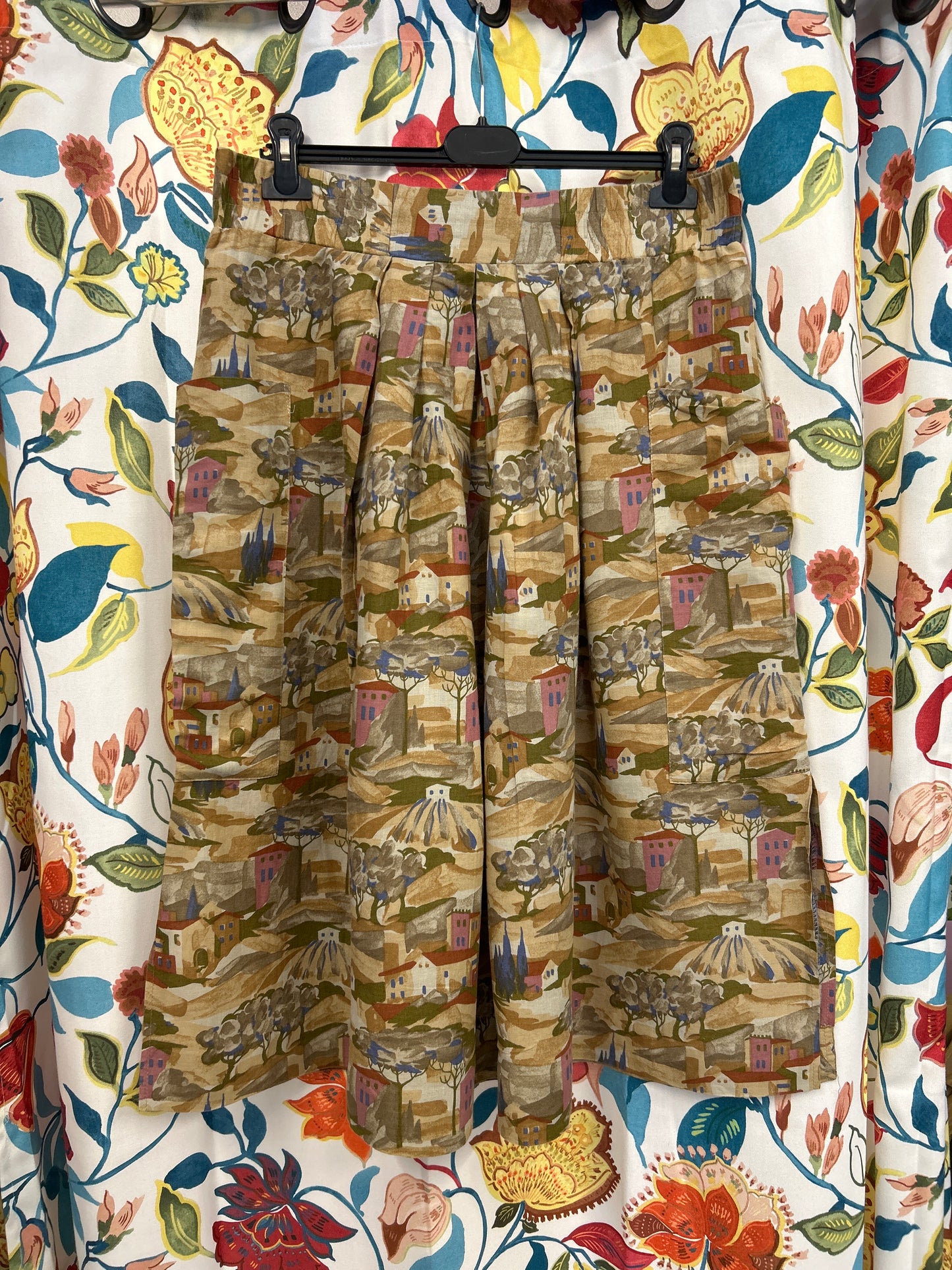 Retro Austrian town patterned skirt
