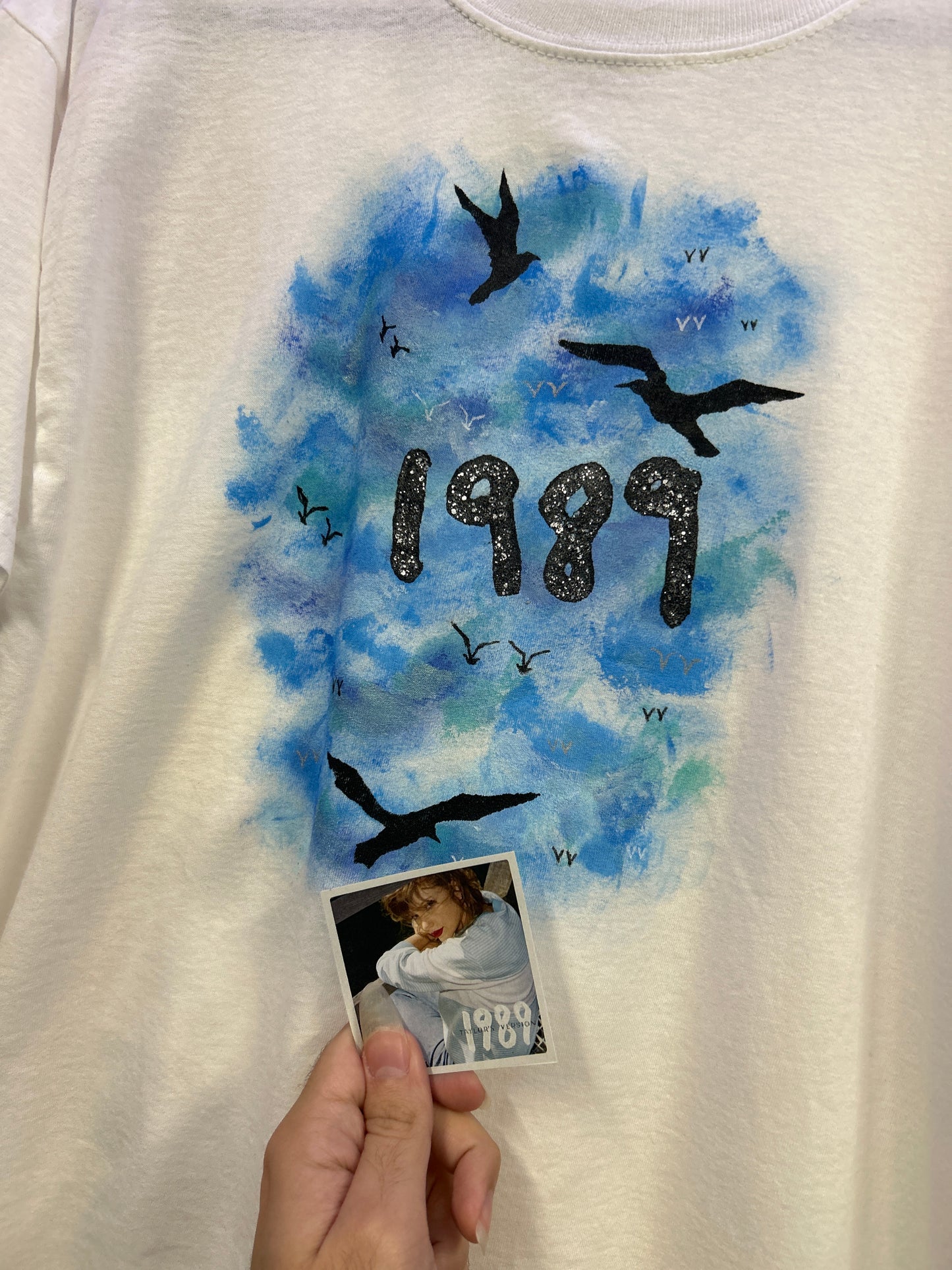 Taylor Swift Seagulls '1989' Sparkly Handpainted White T-shirt