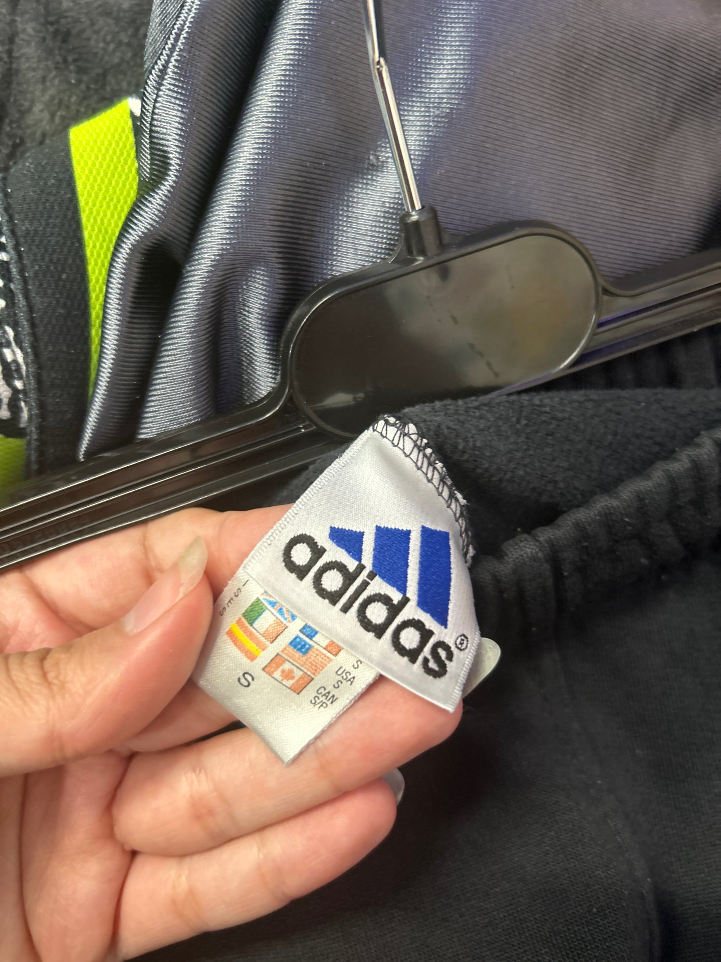 Adidas trackpants cotton *has flaws*