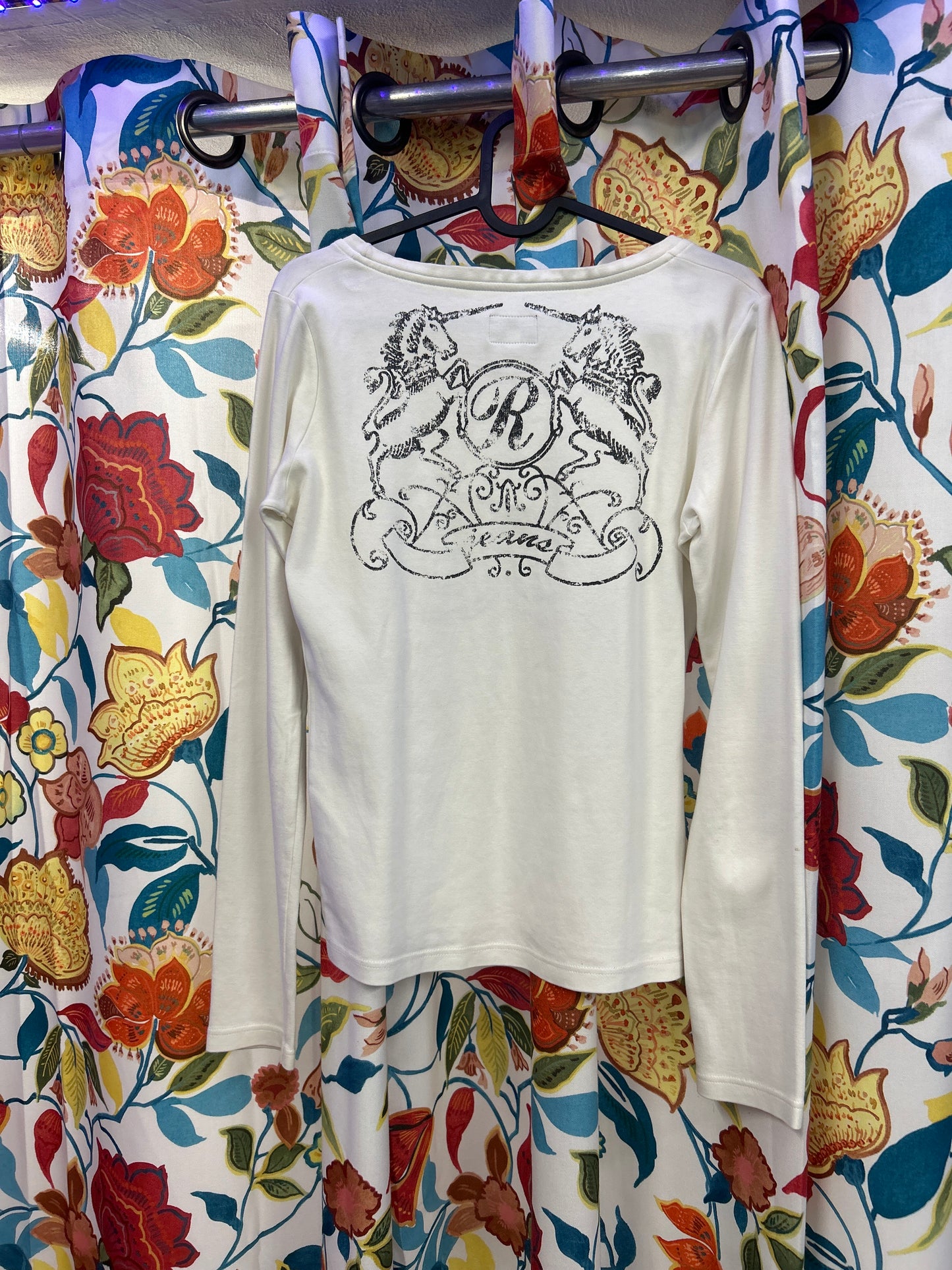 Y2k rifle white '28' cotton long sleeve