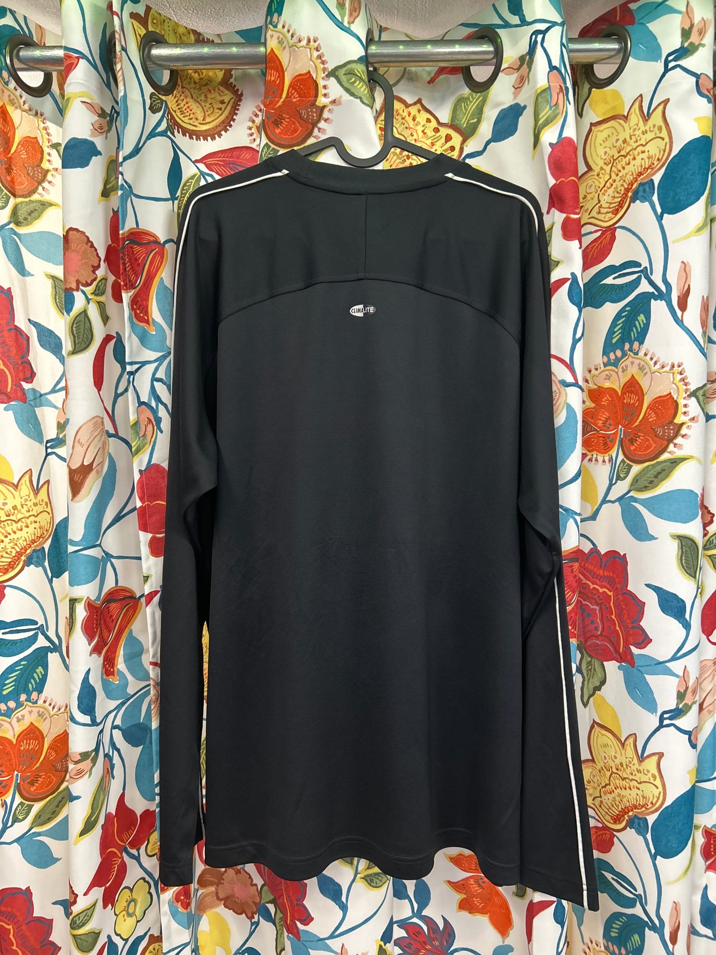 Adidas black 3 stripe Crewneck