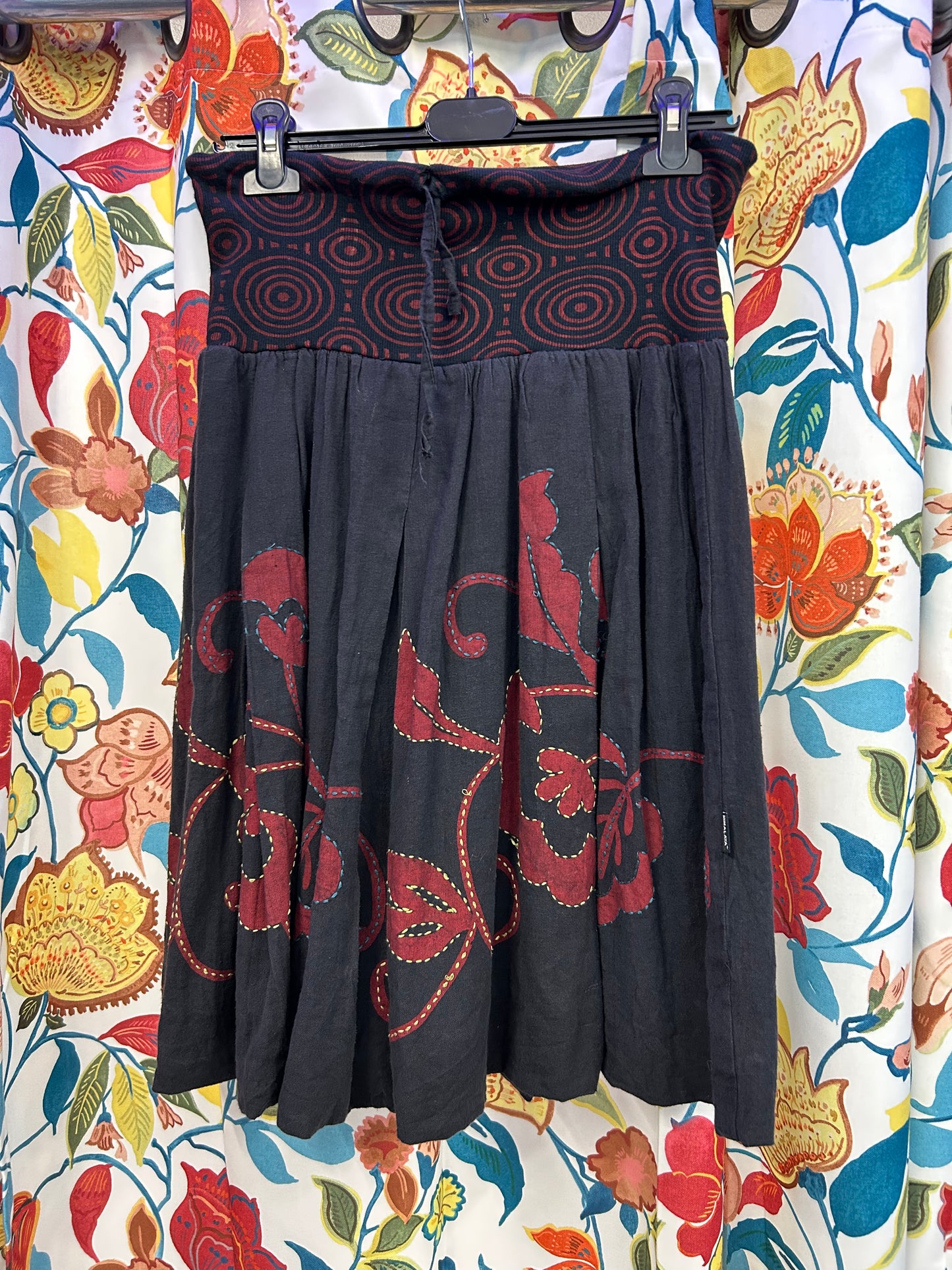 Y2k grey and red flower pattern midi skirt